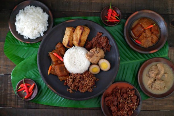 10 Traditional Indonesian Dishes Worth Exploring